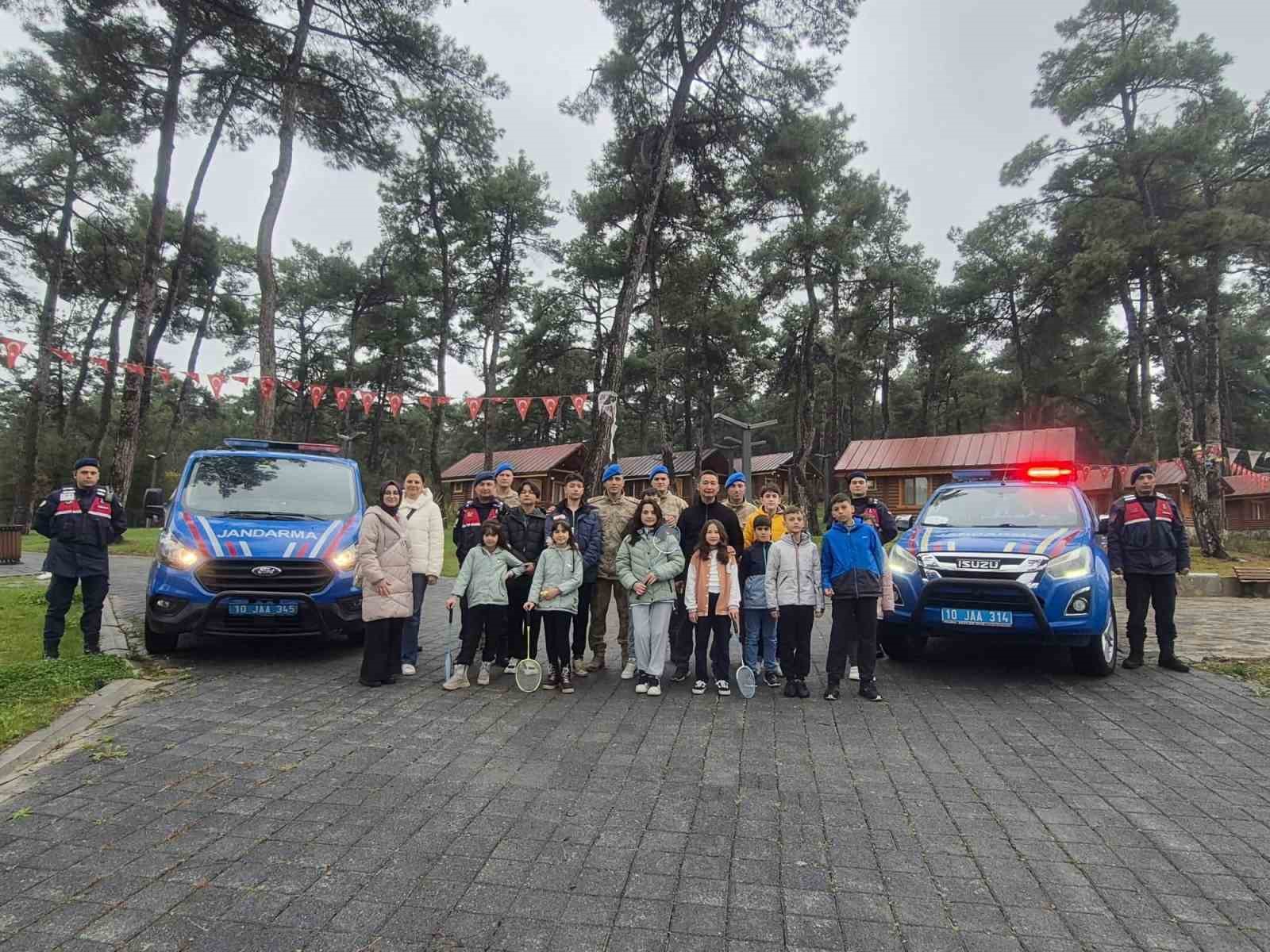 Jandarma şehit ve gazi yakını çocuklarını ağırladı