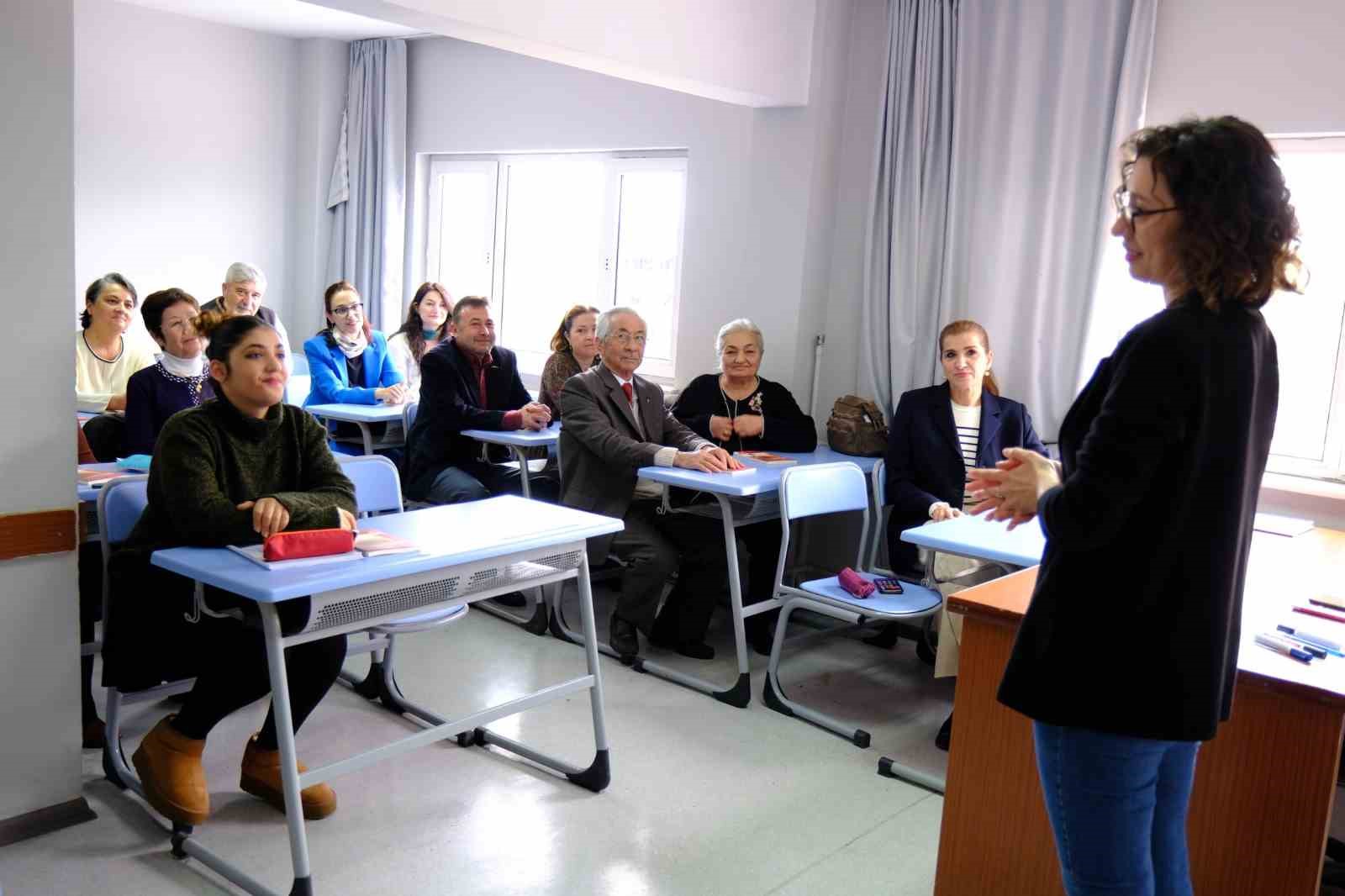 Yenilikçi yazarlık atölyelerinde kelimeler hayat buluyor