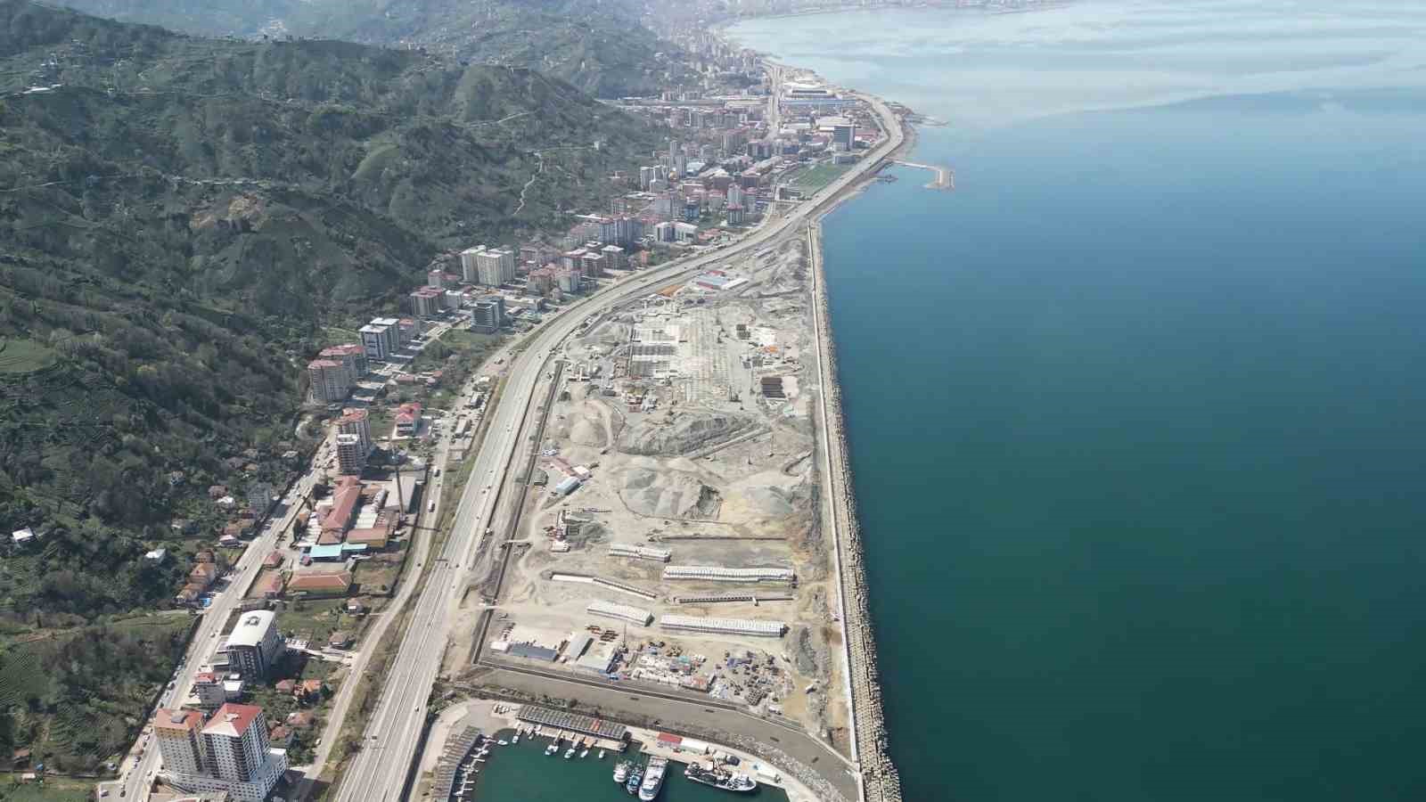Rize Şehir Hastanesi inşaatının y&uuml;zde 51&rsquo;i tamamlandı
