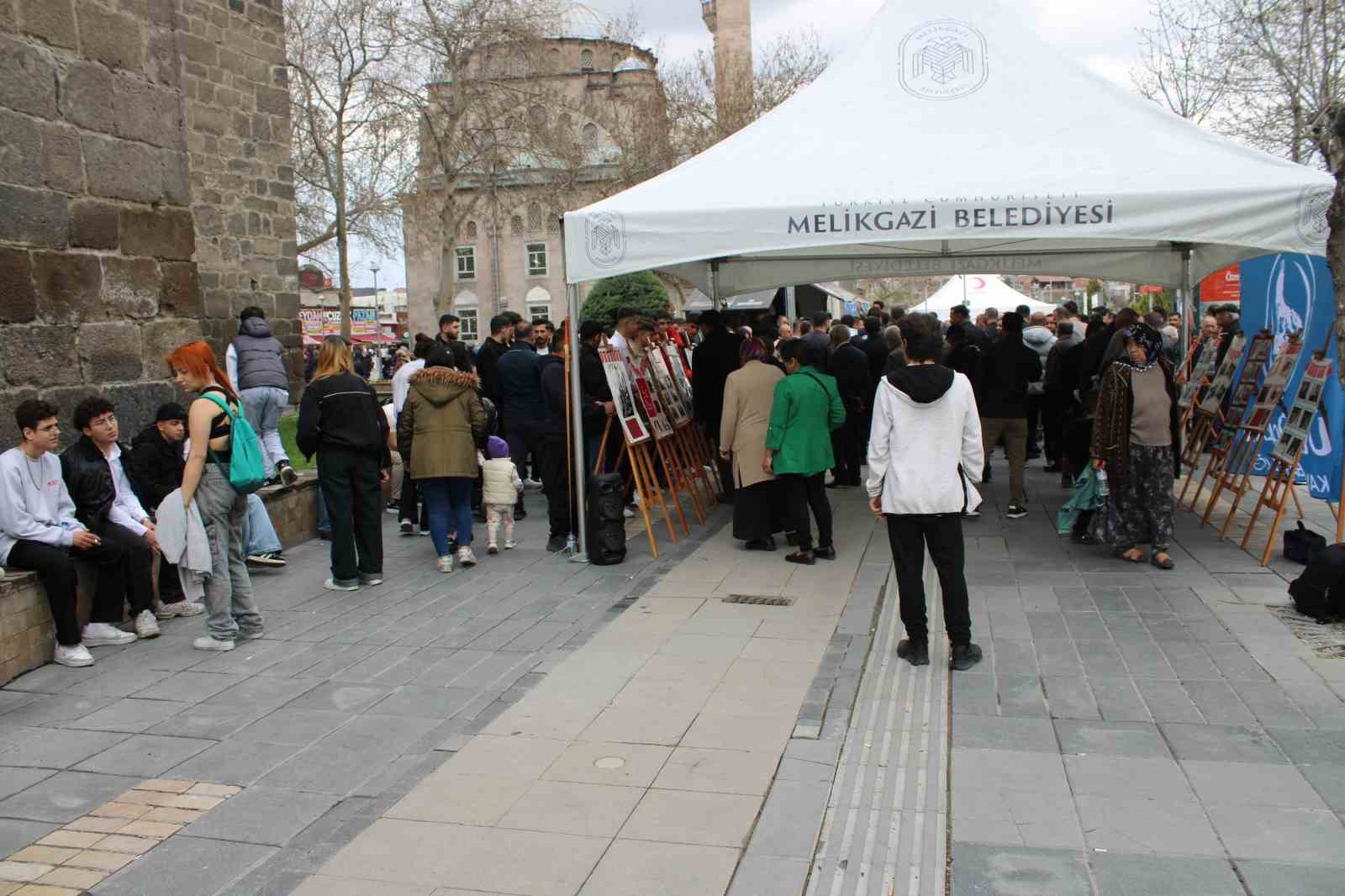 Alparslan Türkeş memleketinde anıldı