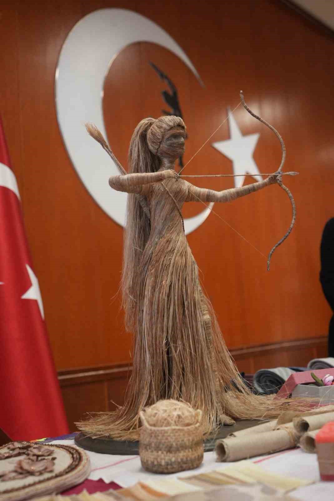 Prof. Dr. Ayta&ccedil;: "Kenevir sekt&ouml;r&uuml; &uuml;lkemizde yeniden canlanıyor"
