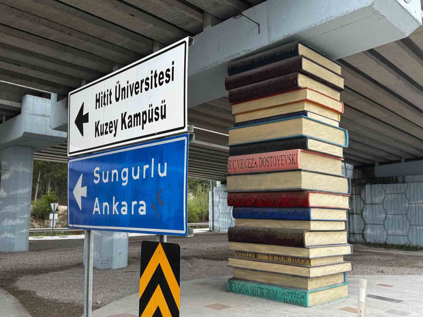 Hitit &Uuml;niversitesi Kuzey Kamp&uuml;s&uuml; girişine estetik dokunuş
