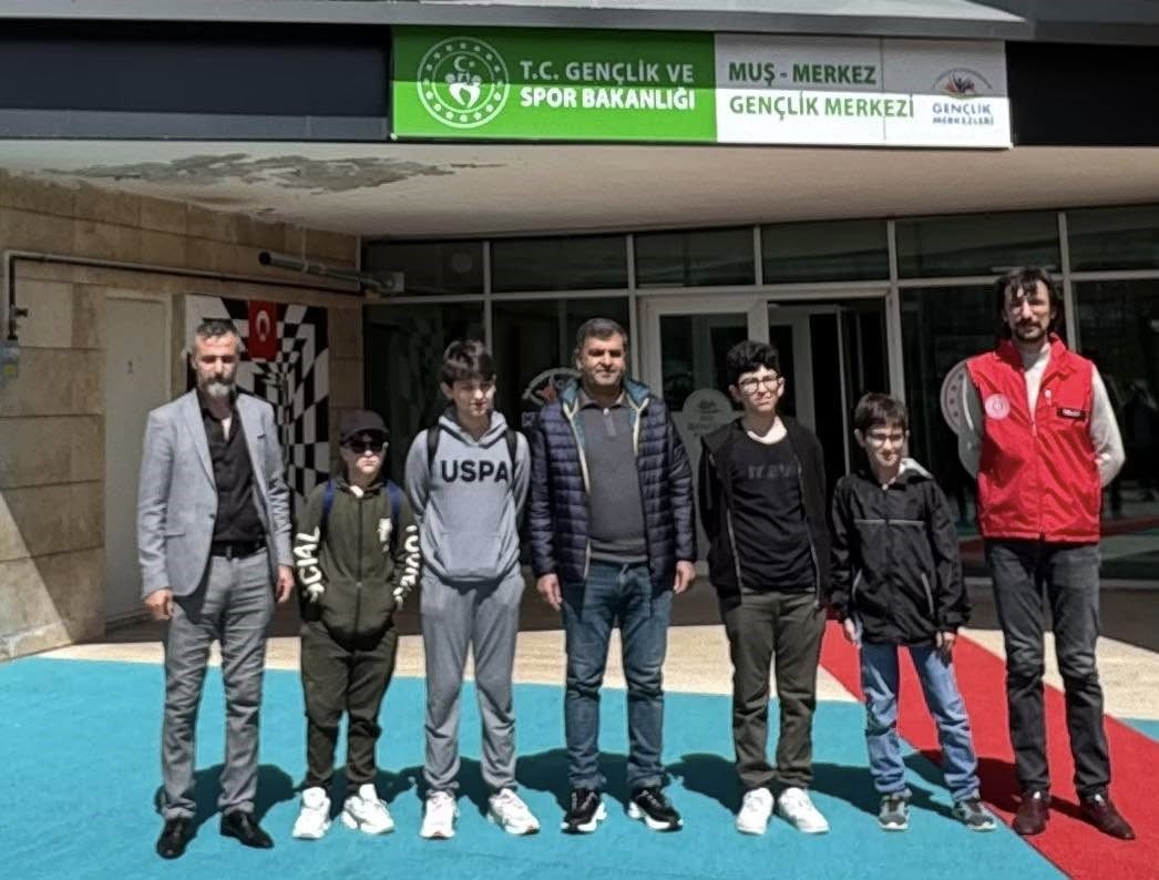 Deneyap At&ouml;lyesi &ouml;ğrencileri, Teknofest Kampı i&ccedil;in Osmaniye&rsquo;ye uğurlandı
