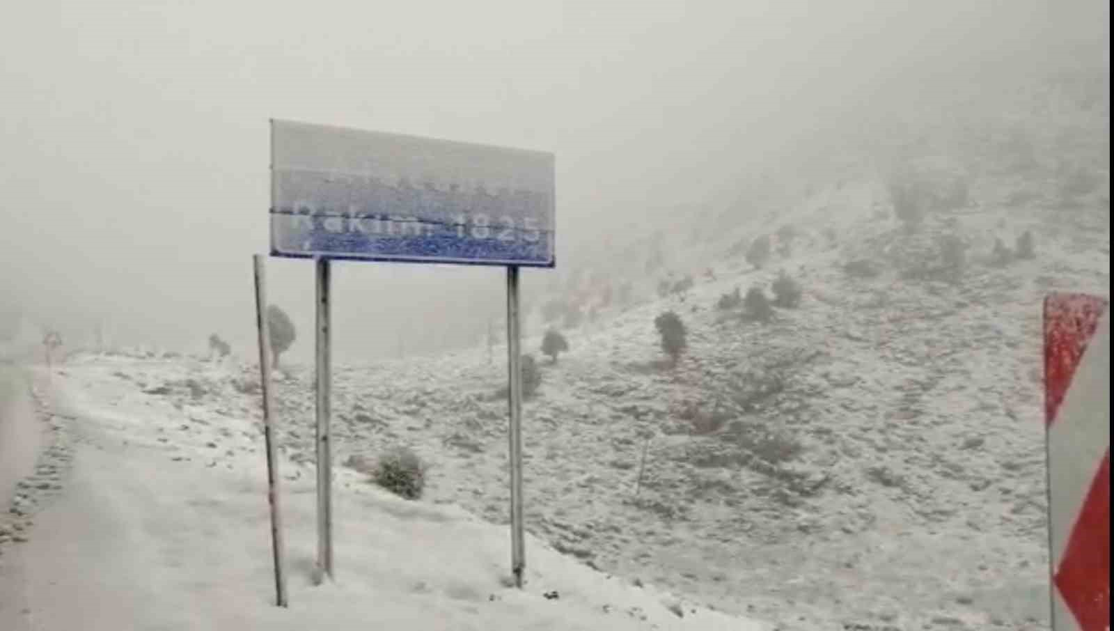 Antalya&rsquo;ya nisan ayında kar s&uuml;prizi
