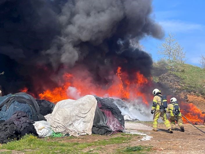 Erdek&rsquo;te balık&ccedil;ıların ağları alev aldı
