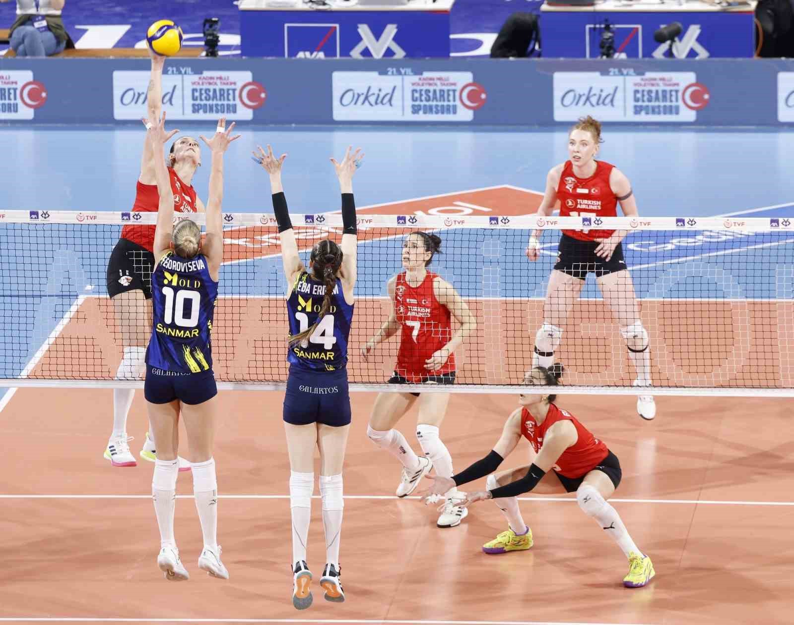 2025 Kadınlar AXA Sigorta Kupa Voley’de ilk finalist Fenerbahçe