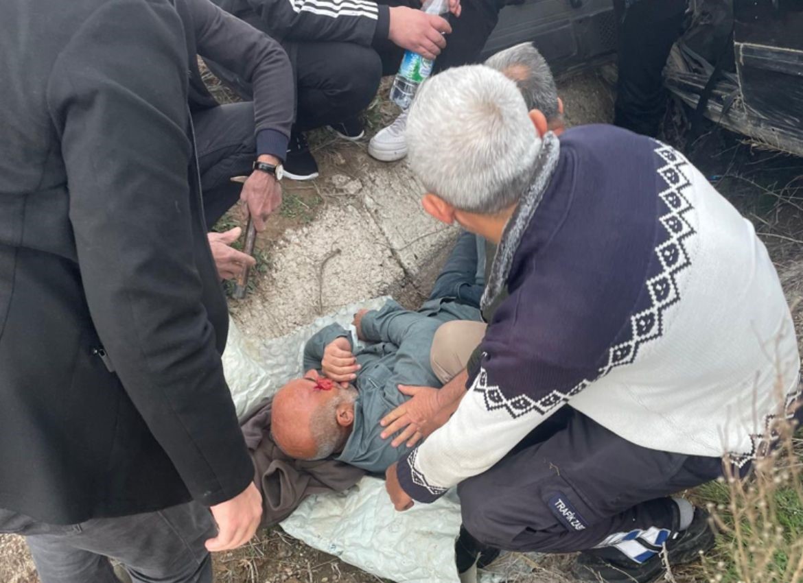 Tavşanlı&rsquo;da Tofaş otomobil su kanalına u&ccedil;tu: 1 yaralı
