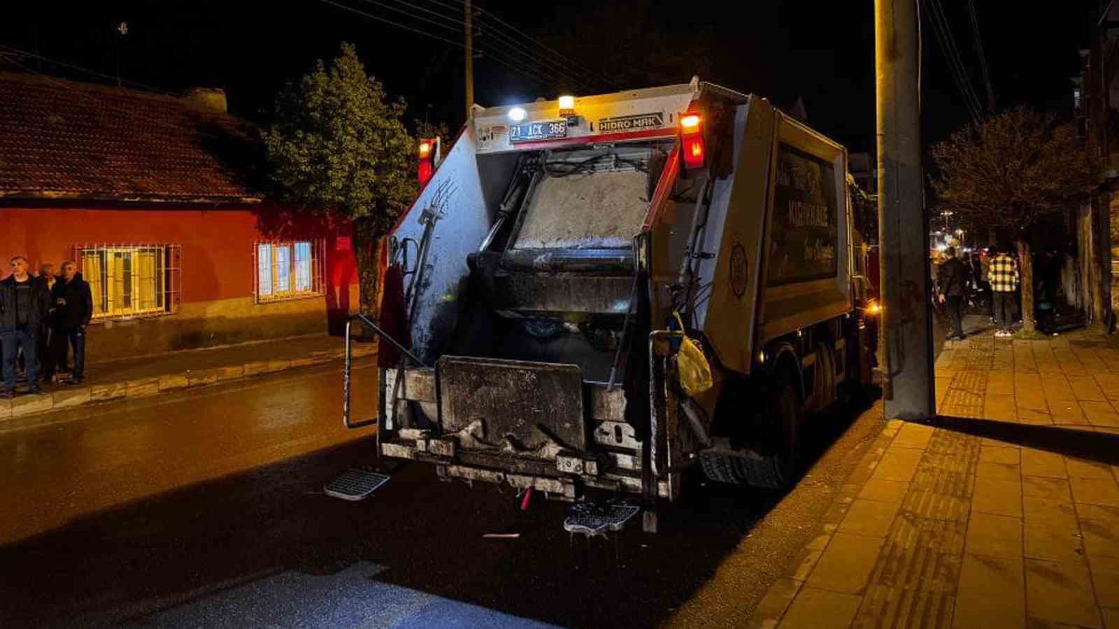 Kırıkkale&rsquo;de aracın &ccedil;arptığı temizlik personeli ağır yaralandı
