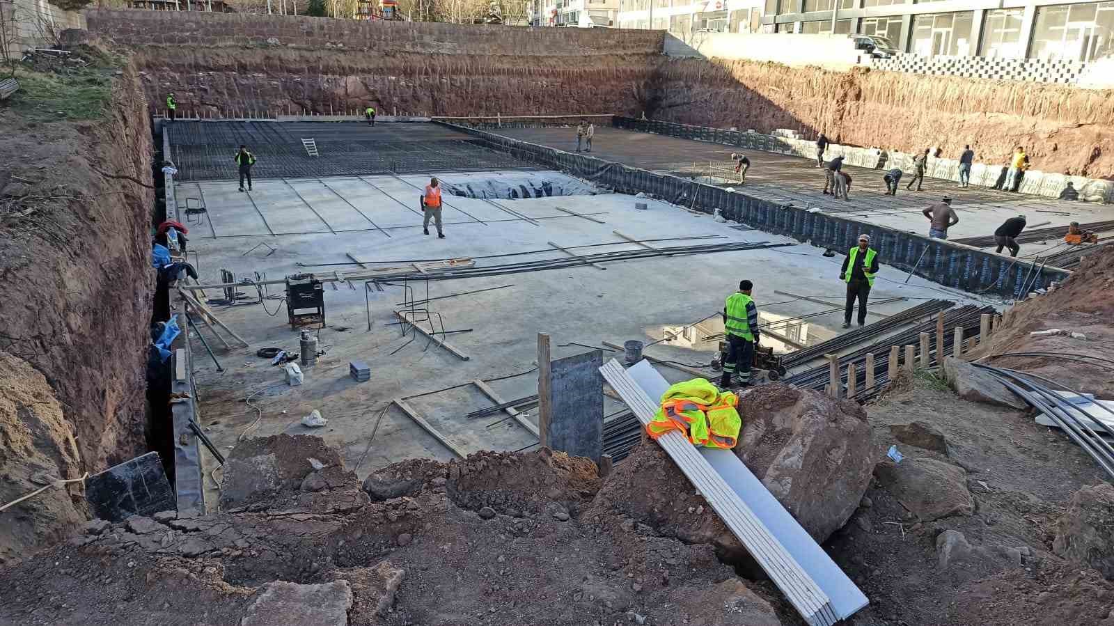 Ahlat’ta inşaat sezonu hareketlendi