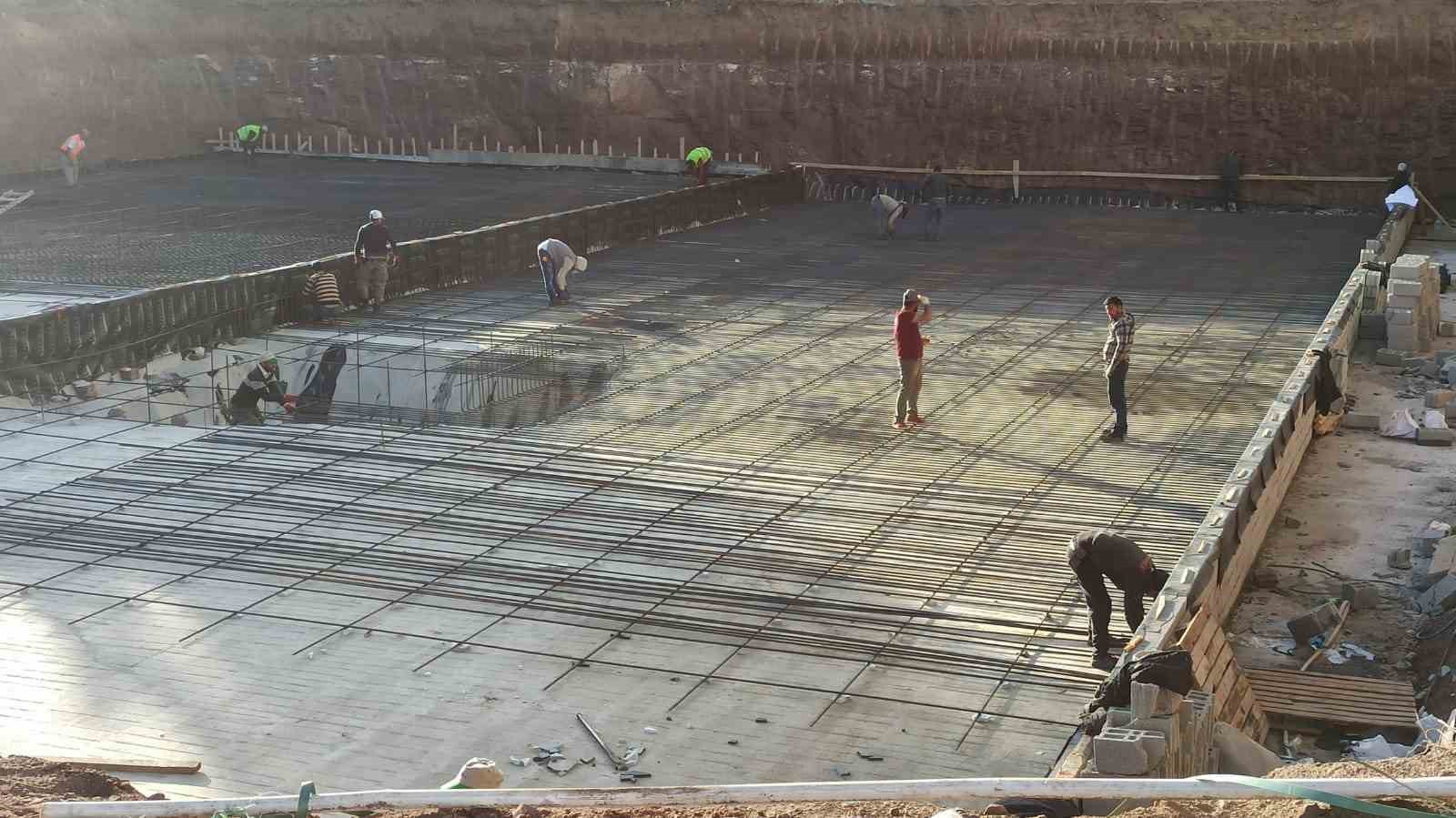 Ahlat&rsquo;ta inşaat sezonu hareketlendi
