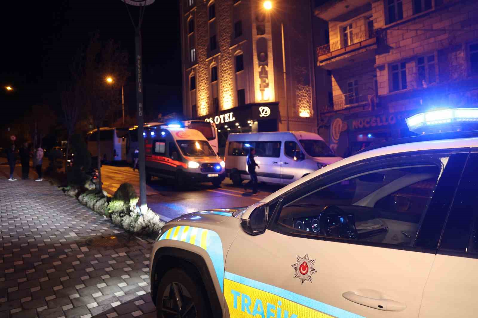 Motosiklet ile minib&uuml;s &ccedil;arpıştı: 1 yaralı
