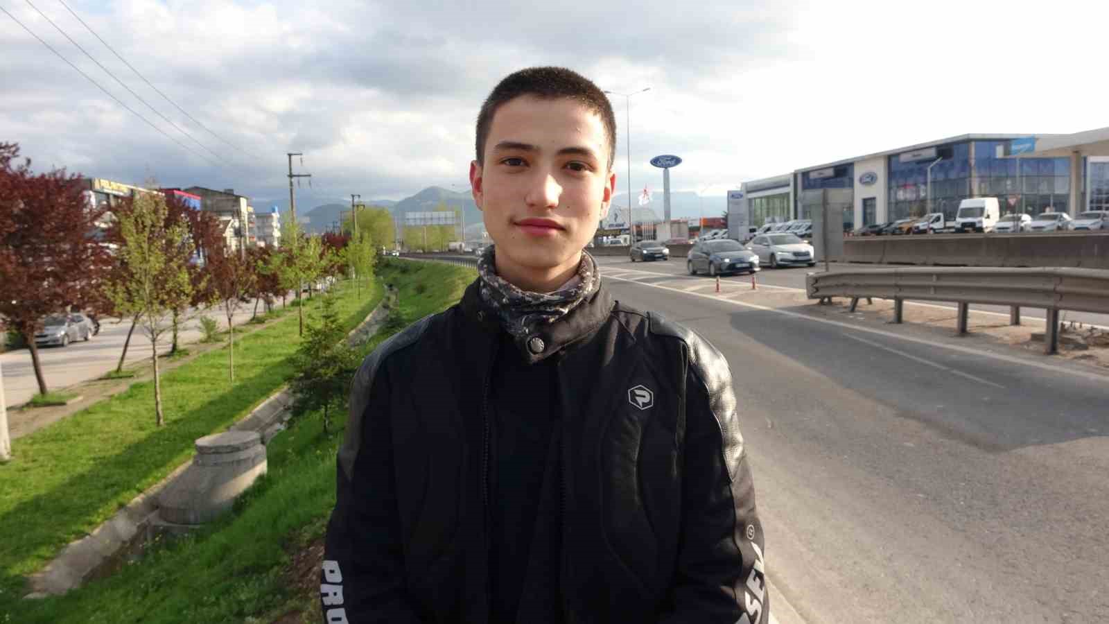 Yavru ördekler trafiği birbirine kattı
