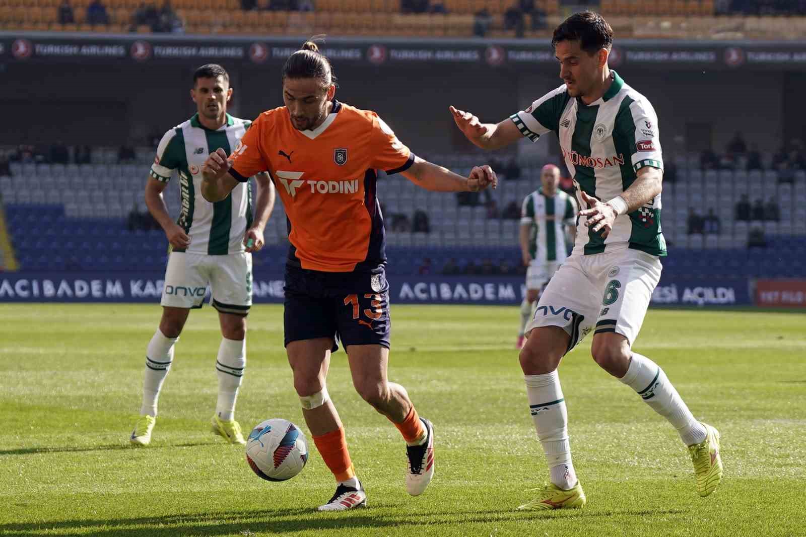 Trendyol Süper Lig: Başakşehir: 0 - Konyaspor: 0 (İlk yarı)