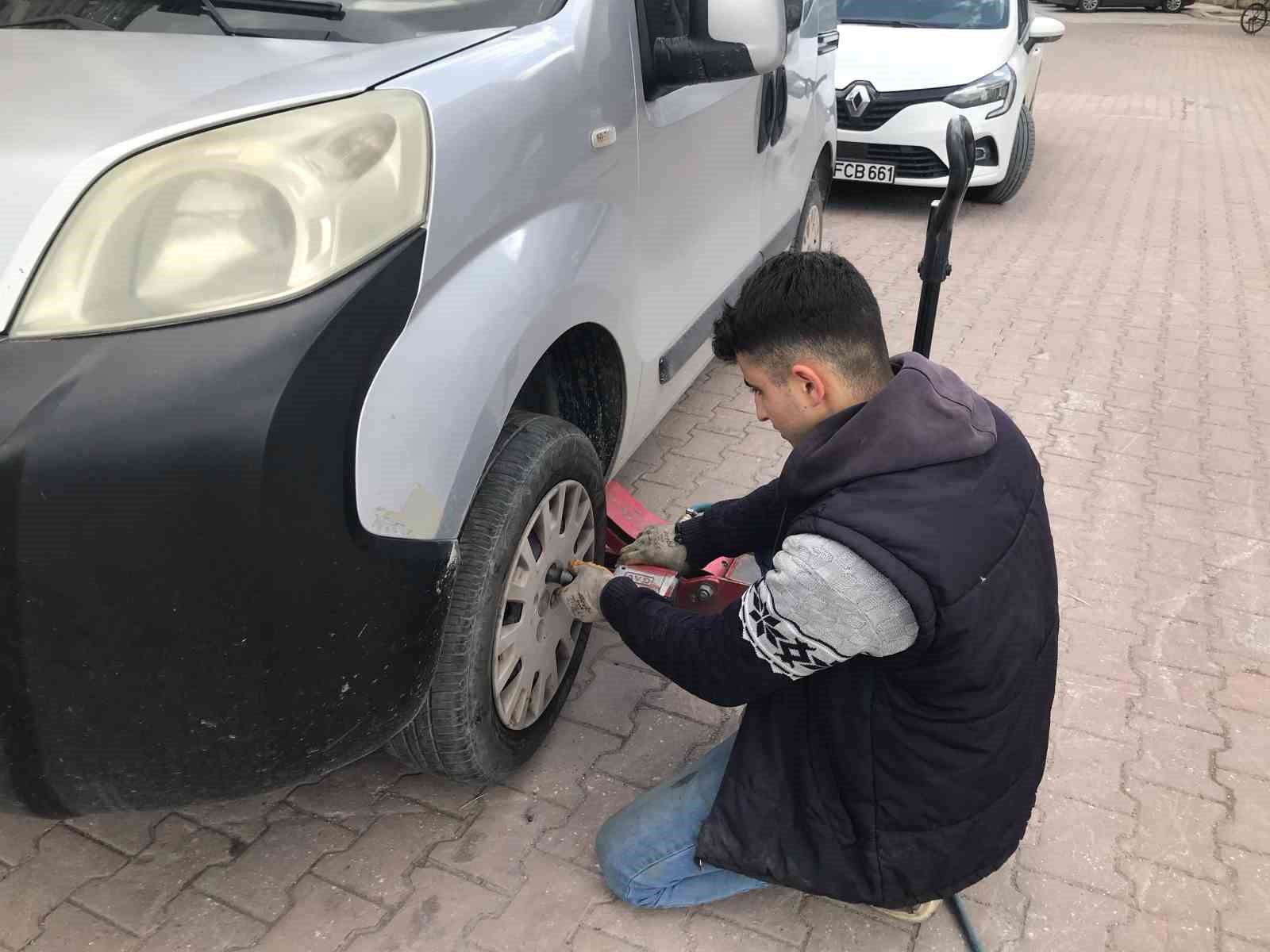 Malatya&rsquo;da lastik&ccedil;ilerde bahar yoğunluğu
