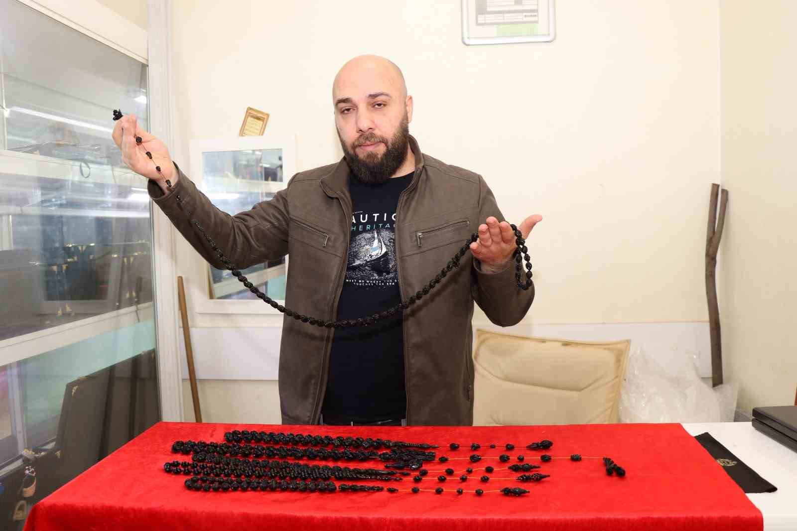 Esmâ-i Hüsnâ’yı Oltu taşı ile buluşturuyor