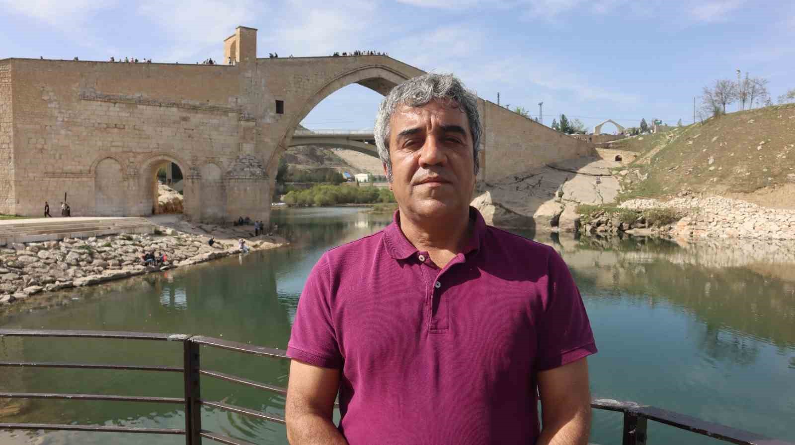 Malabadi K&ouml;pr&uuml;s&uuml; bayram tatilinde ziyaret&ccedil;ilerin akınına uğradı
