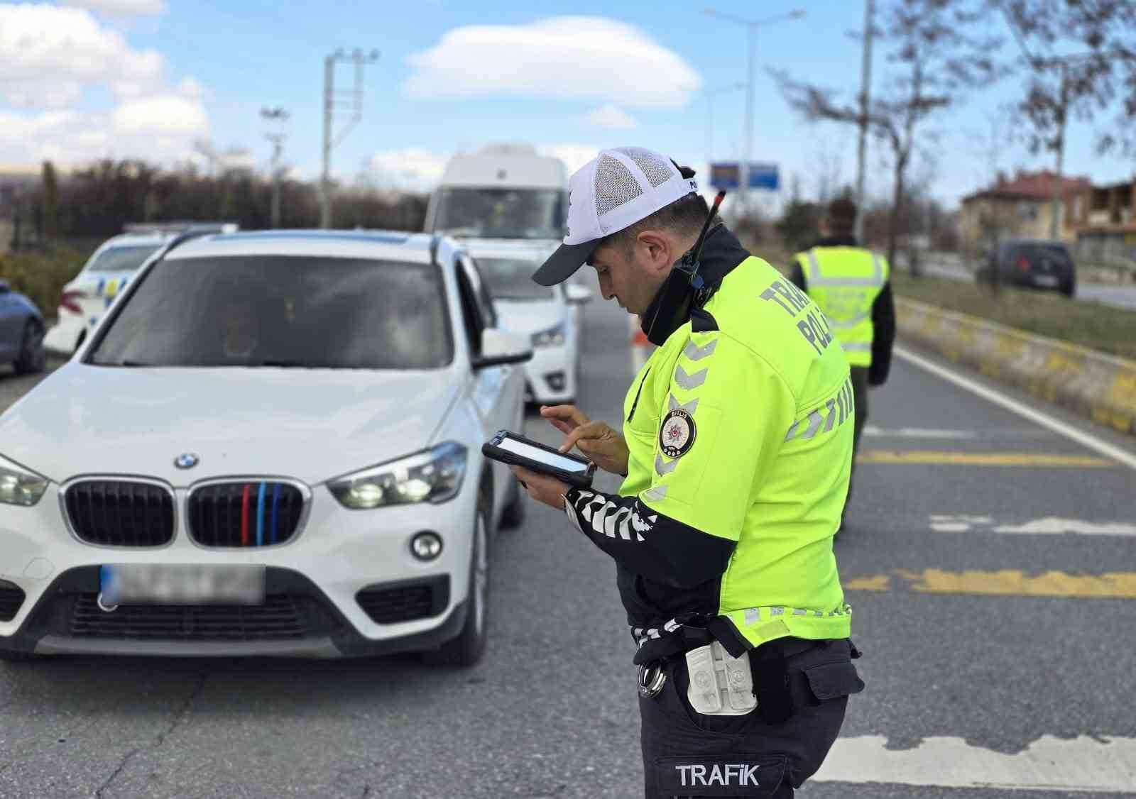 Bitlis’te trafik ekiplerinden tatil dönüşü denetimleri