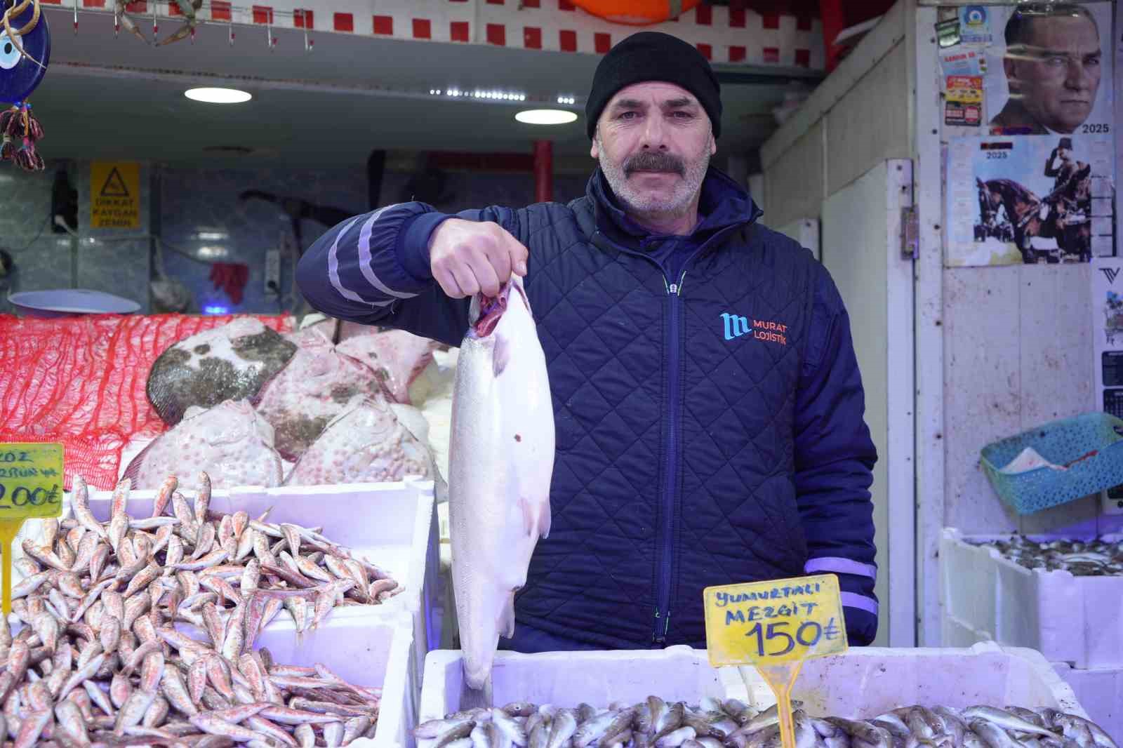 &rsquo;Vira Bismillah&rsquo;tan vedaya: Sezonun son balıkları tezgahlarda
