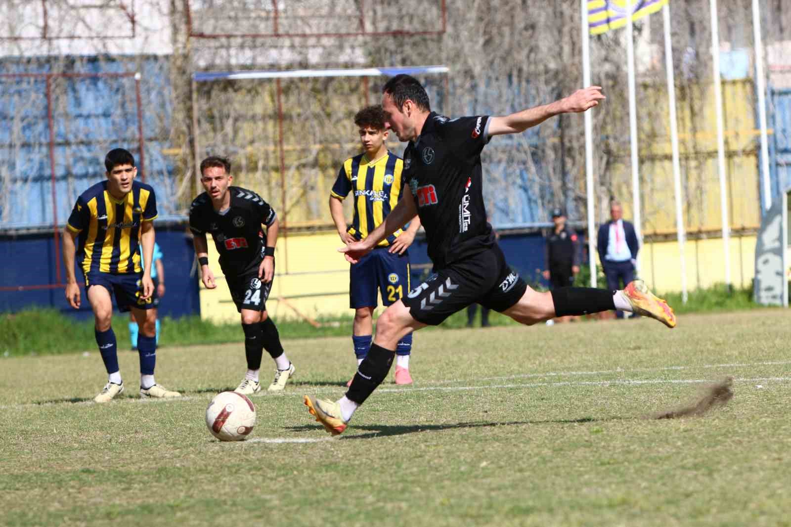 Eskişehirspor Mersin deplasmanında gol oldu yağdı: 6-0
