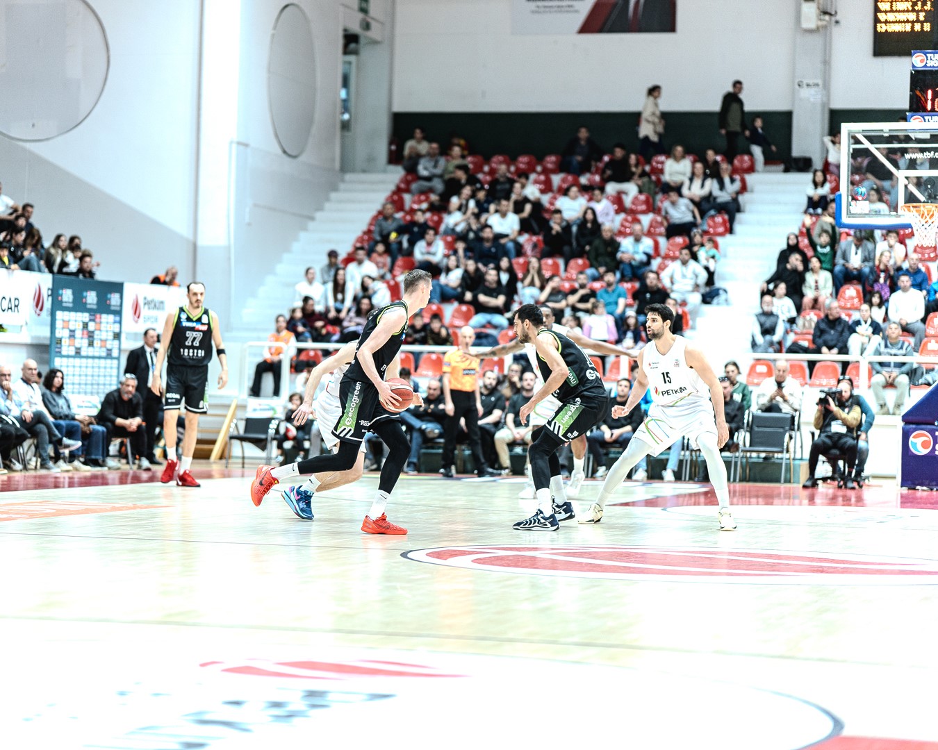 Basketbol Süper Ligi: Aliağa Petkimspor: 82 - Yukatel Merkezefendi Belediyesi Basket: 78
