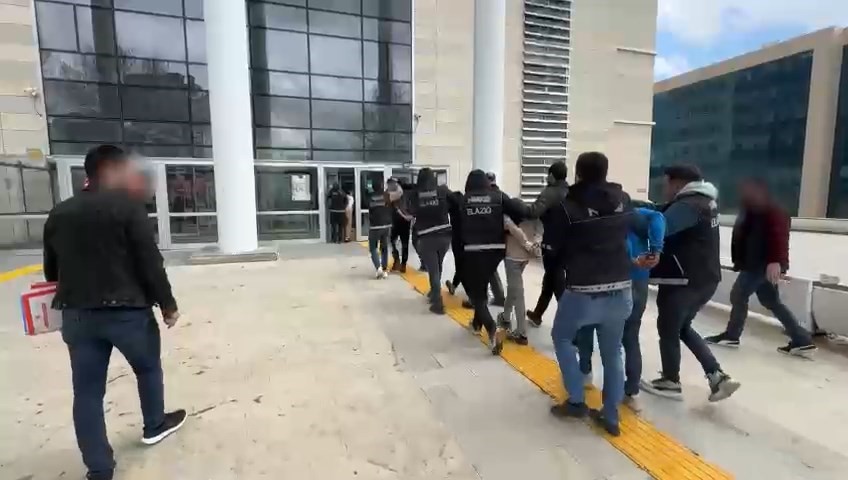 Elazığ’da polis suçlulara göz açtırmıyor: 6 gözaltı