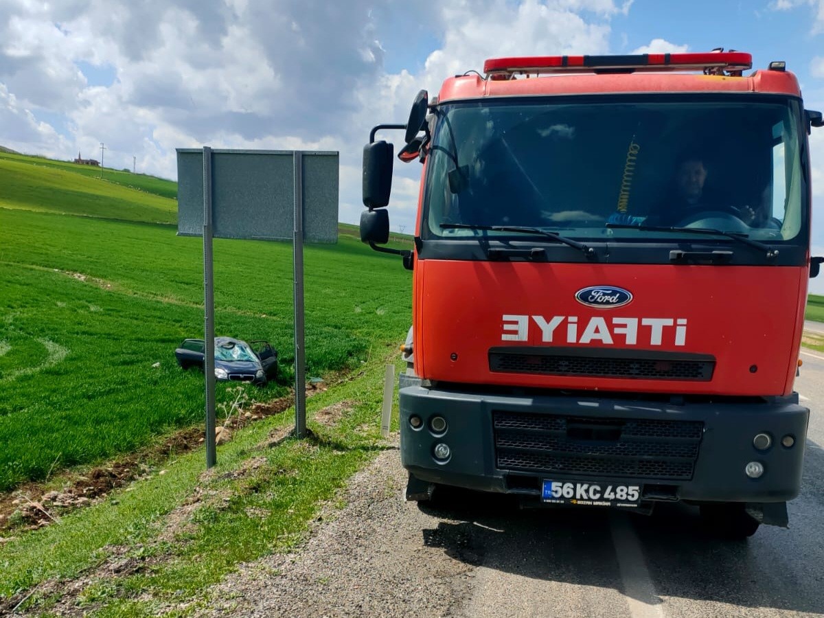 Siirt&rsquo;te otomobil şarampole yuvarlandı: 5 yaralı
