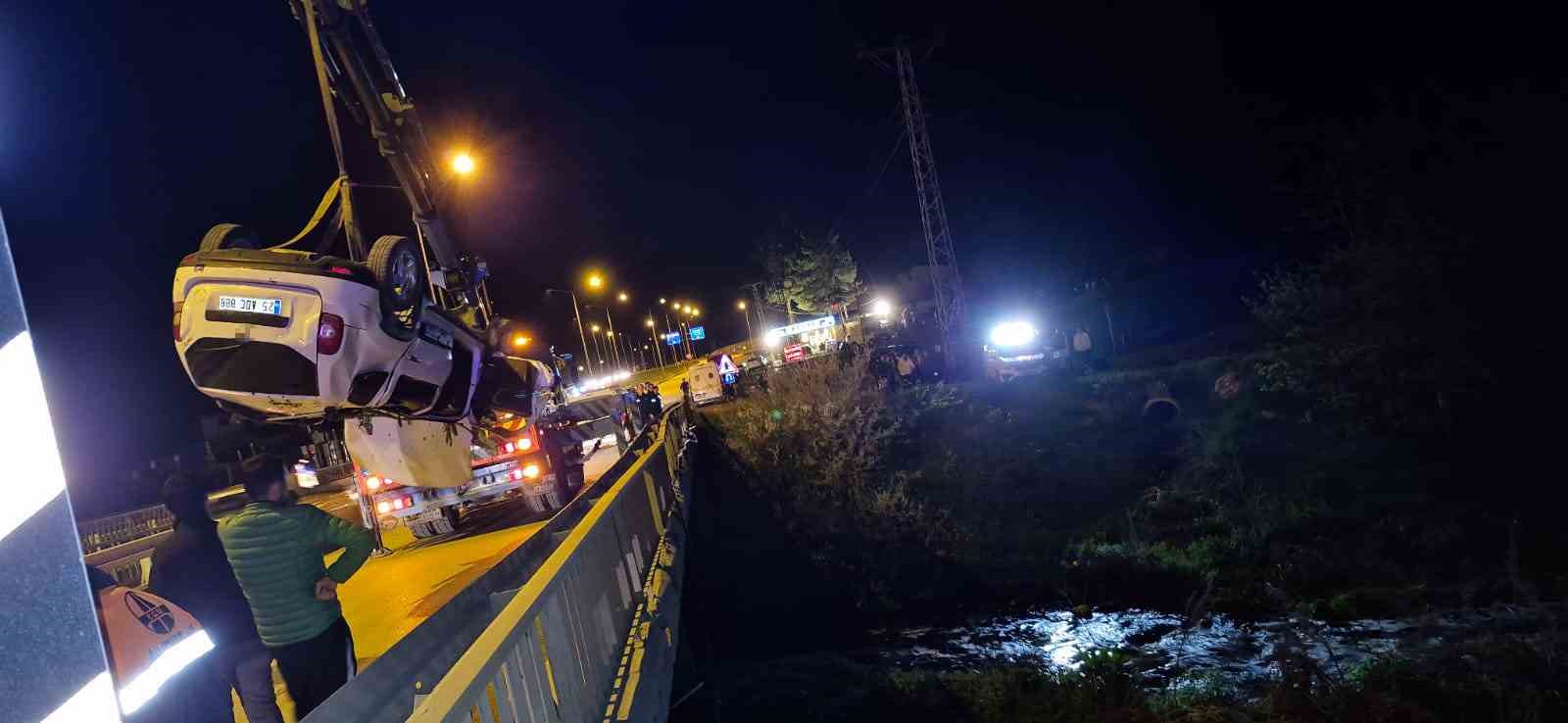 Amasya’da otomobil çay kenarına uçtu: 5 yaralı