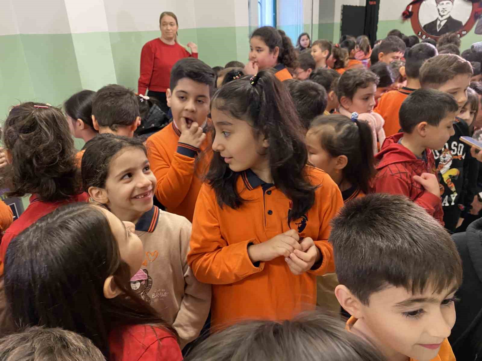 Okullarda ara tatil sonrası ilk ders başladı
