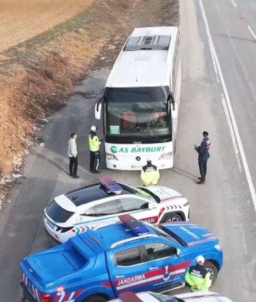 Bayburt’ta jandarmadan trafik denetimi