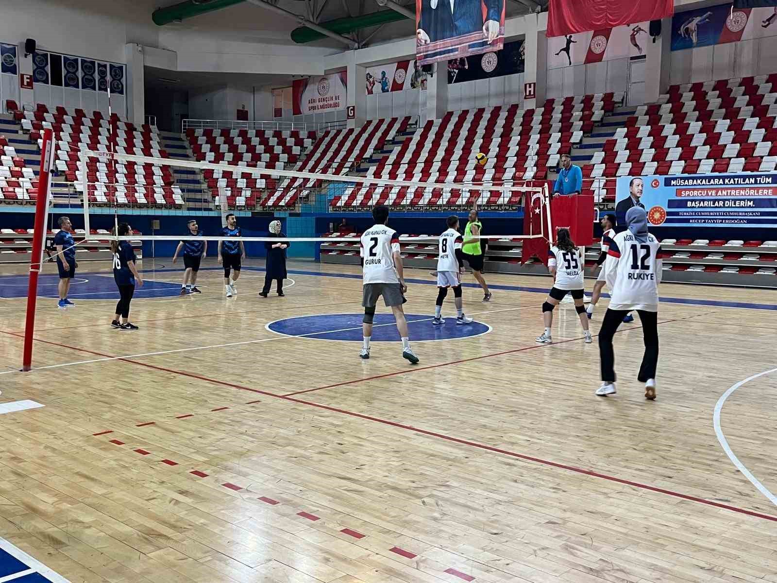 Ağrı’nın en büyük voleybol turnuvası başladı