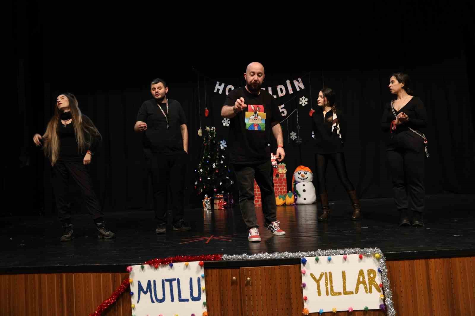 ’Sosyal Sahne’ sanatçıları bekliyor