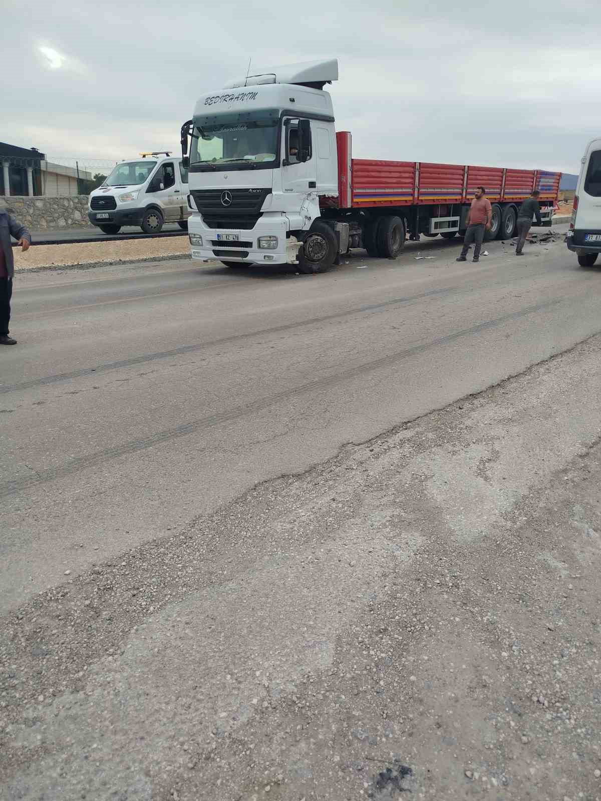 Antakya&rsquo;da trafik kazası: 2 yaralı

