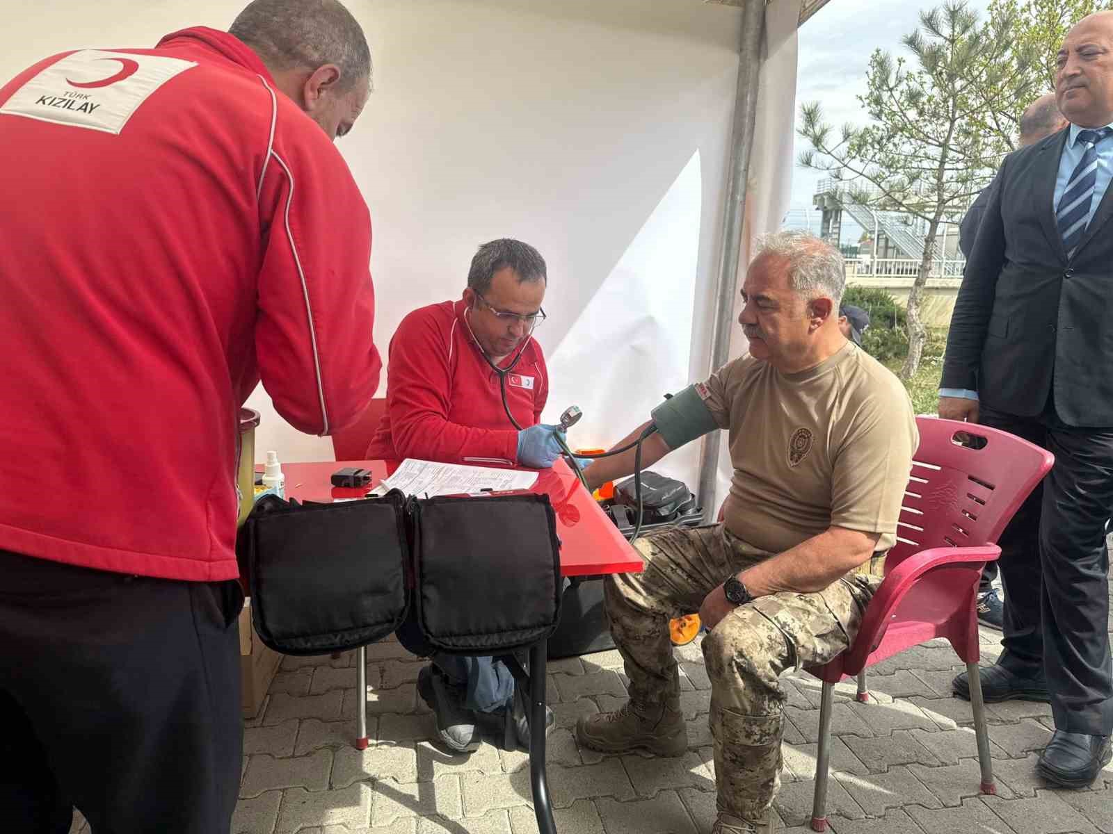 Iğdır İl Emniyet Müdürlüğü’nden Türk Kızılay’ına kan bağışı