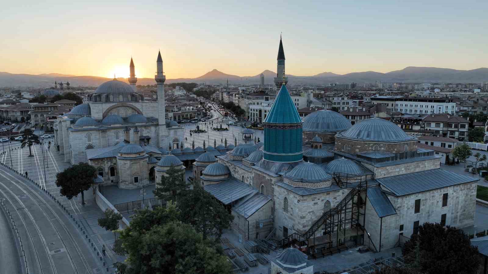 Mevlana Müzesini 9 günlük bayram tatilinde 118 bin 527 kişi ziyaret etti