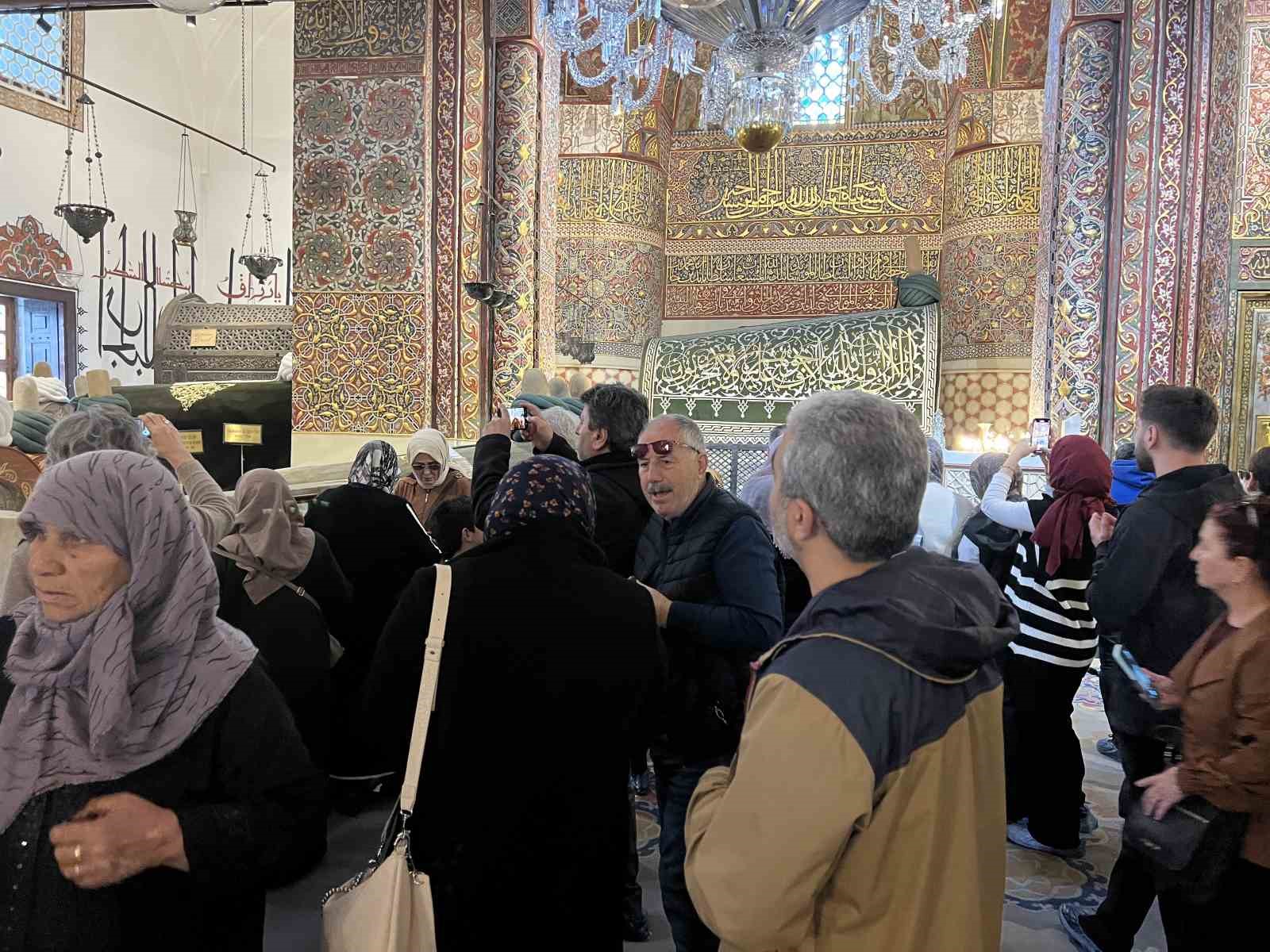 Mevlana M&uuml;zesini 9 g&uuml;nl&uuml;k bayram tatilinde 118 bin 527 kişi ziyaret etti
