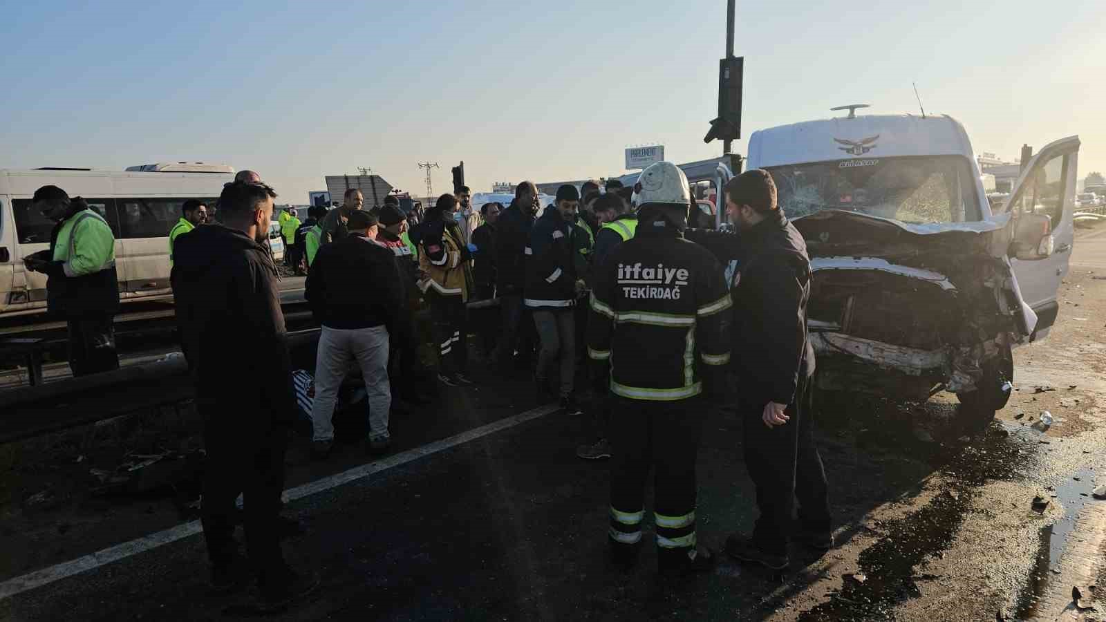 İki servis çarpıştı: 18 yaralı
