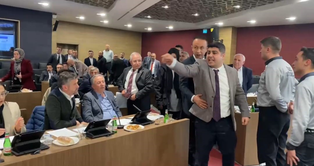 Kütahya Belediye Meclisi’nde gerilim