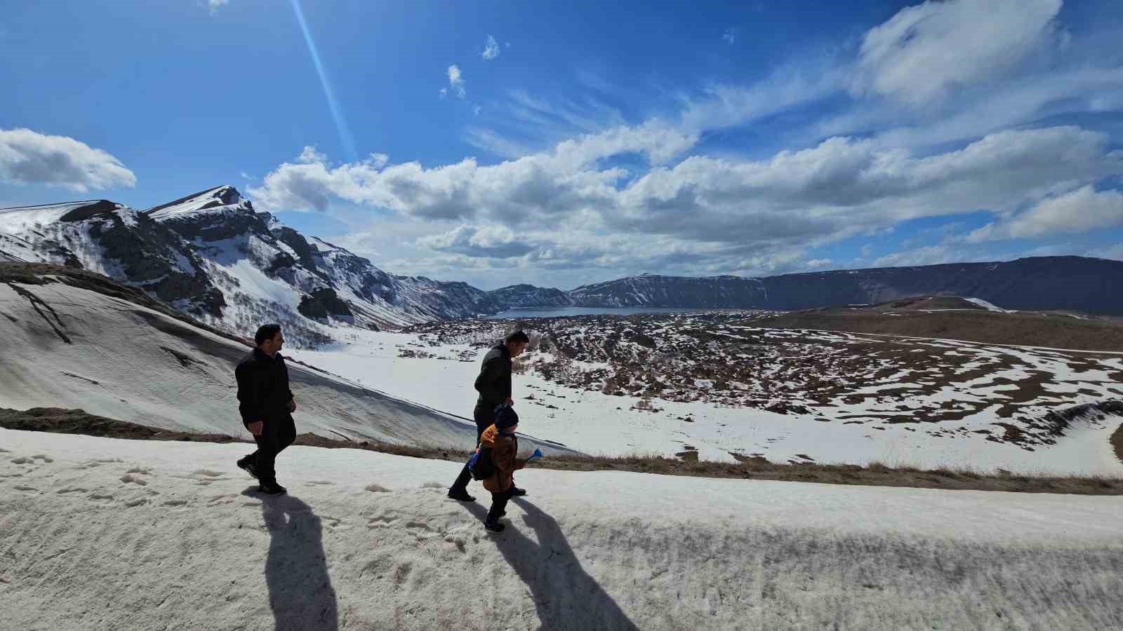 Nemrut Kalderası’na ziyaretçi akını