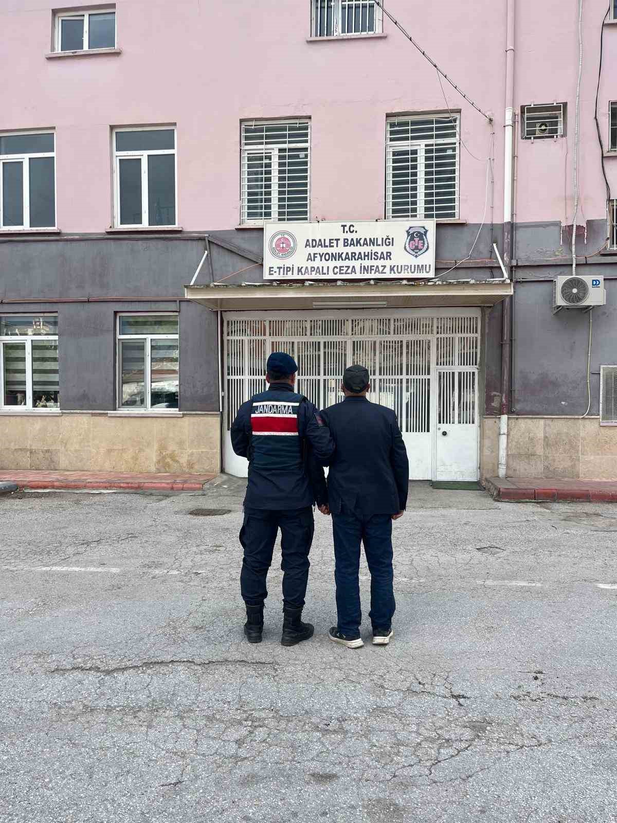 Kasten yaralama suçundan aranan şahsı jandarma yakaladı