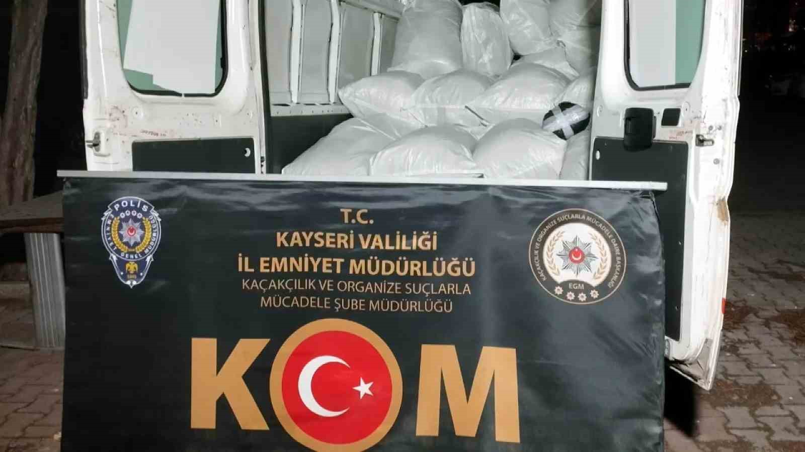Kayseri’de bin 450 kilogram kaçak tütün ele geçirildi