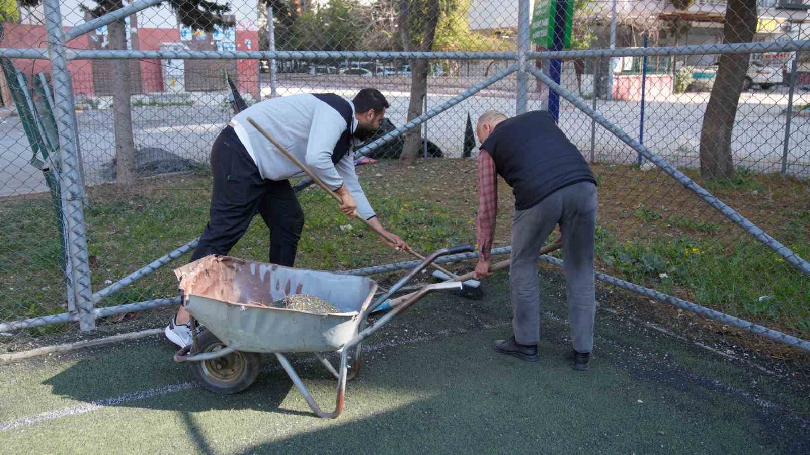 Seyhan’da spor tesisleri yenileniyor
