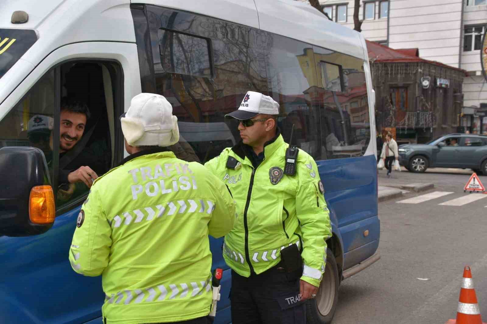 Kars&rsquo;ta asayiş ve g&uuml;venlik denetimleri devam ediyor
