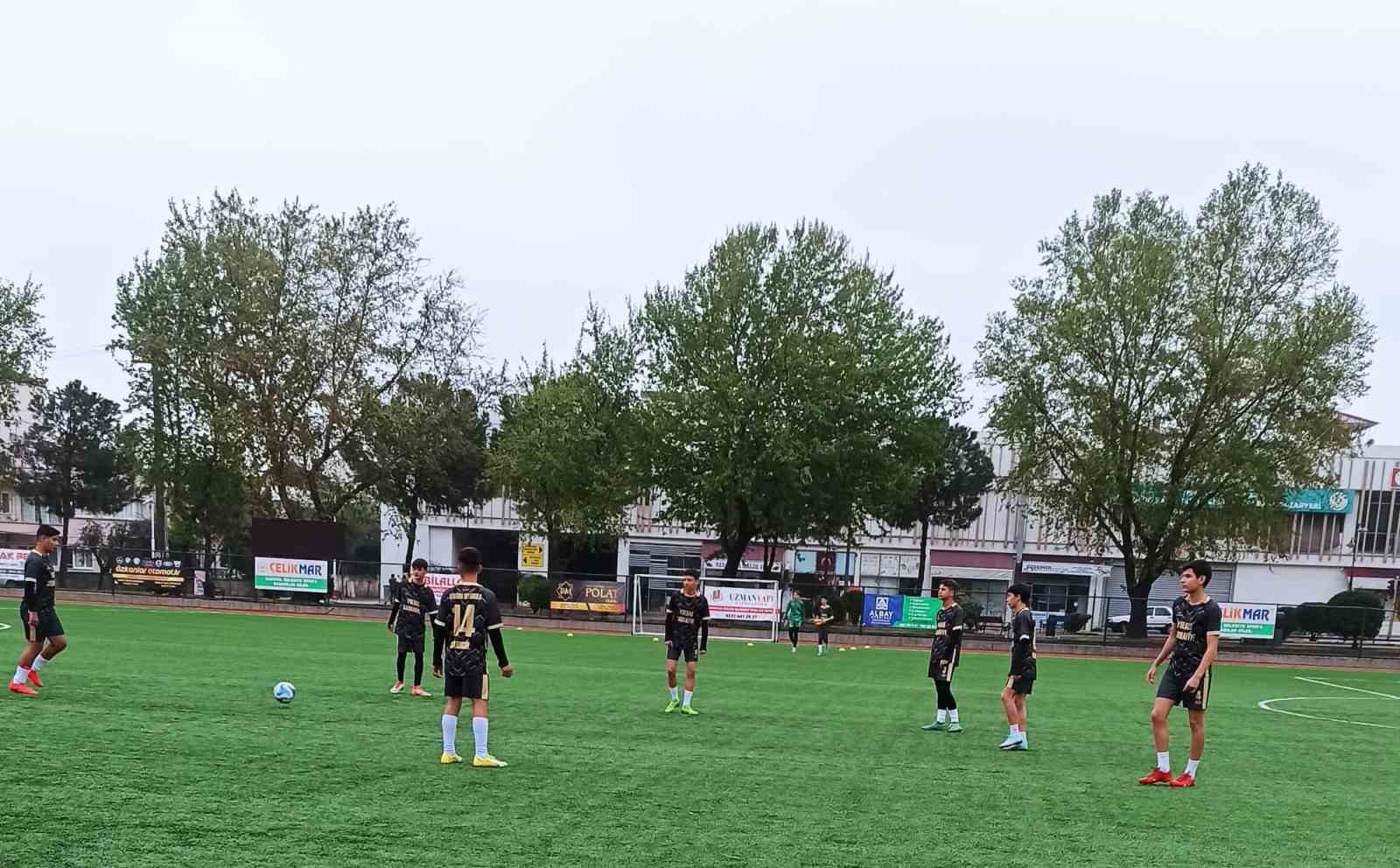 Sarıgöl’de okullar arası futbol ve voleybol turnuvası başladı
