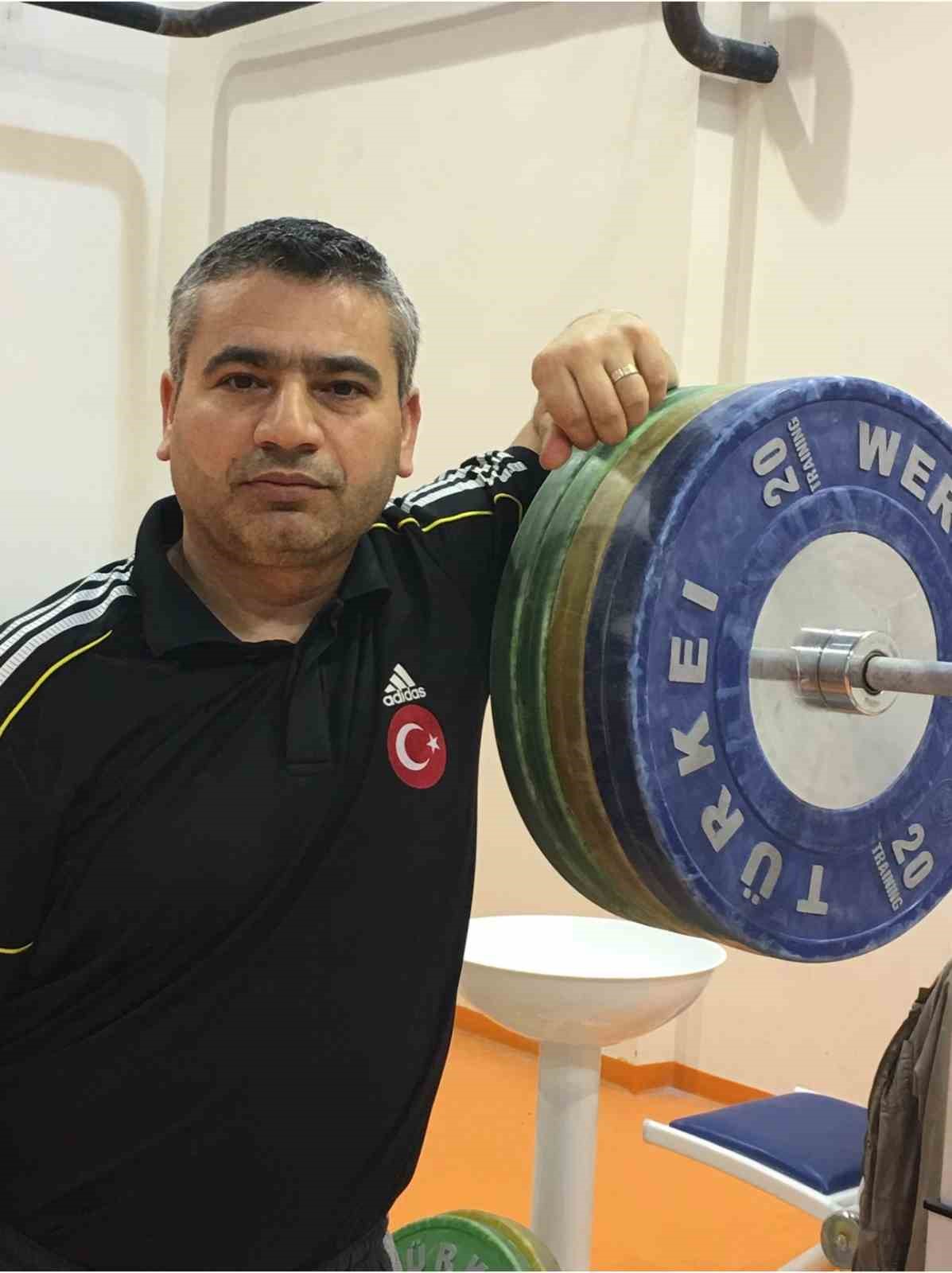 Denizlili öğretmene milli görev
