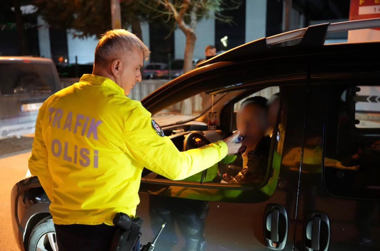 Isparta’da asayiş ve trafik uygulaması: 22 sürücüye ceza