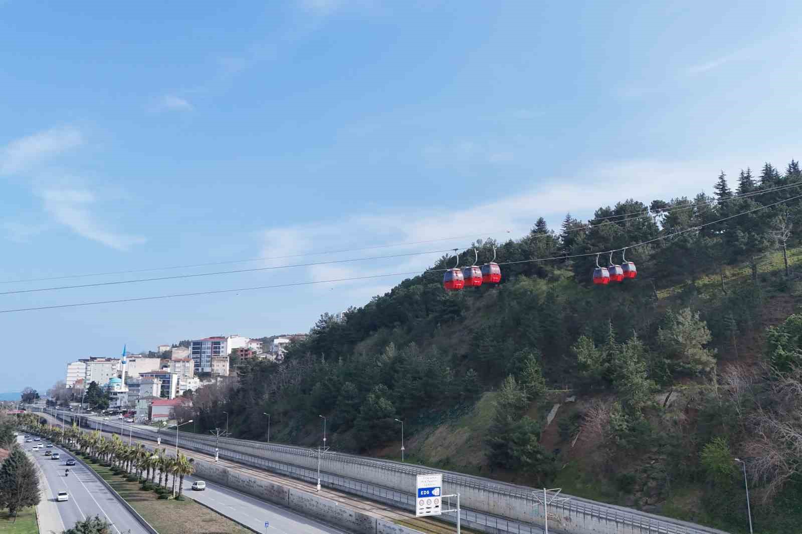 Yenilenen teleferiğe tatilde yoğun ilgi: 10 bin yolcu taşıdı

