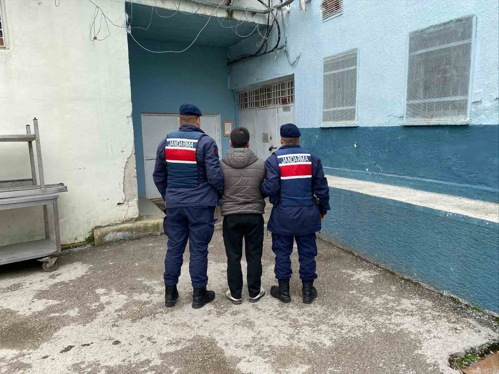 Kastamonu’da dolandırıcılık suçundan aranan şahıs yakalandı