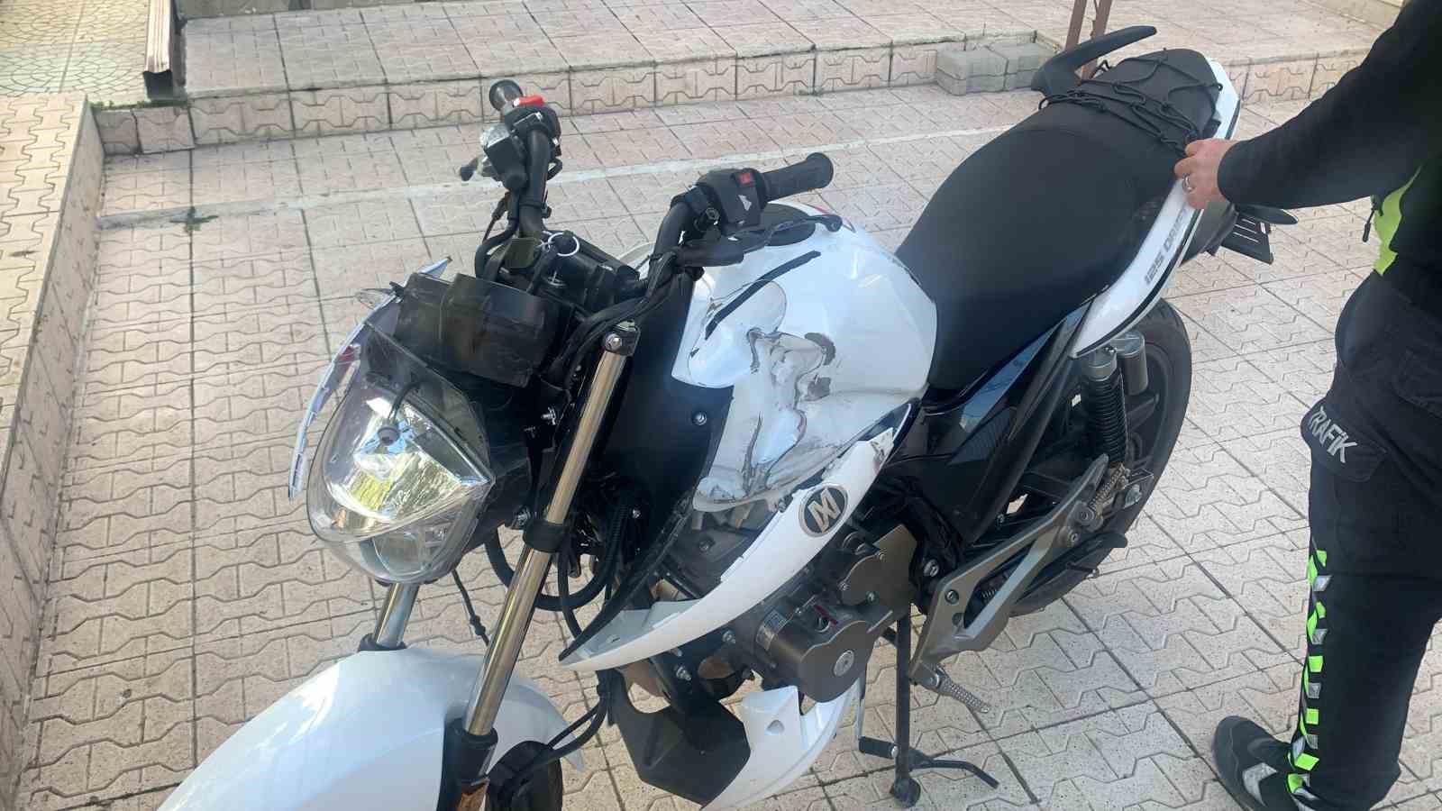 Karaman’da minibüsle çarpışan motosiklet evin bahçesinde bulundu: 1 yaralı