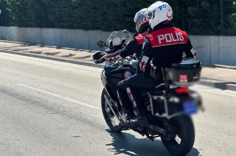 Fethiye&rsquo;de 8 yıl hapis cezası bulunan şahıs yunus ekiplerinden ka&ccedil;amadı
