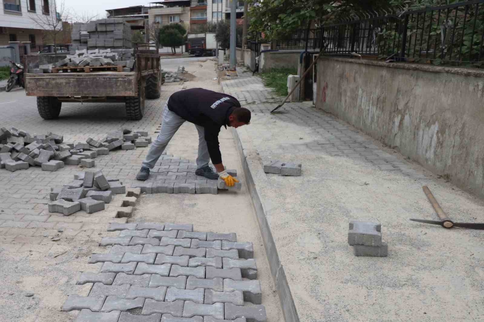 Turgutlu Belediyesi yeni ve g&uuml;venli yollar i&ccedil;in sahada
